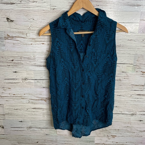 Banana Republic Tops - Banana republic blue black collar blouse top size xs